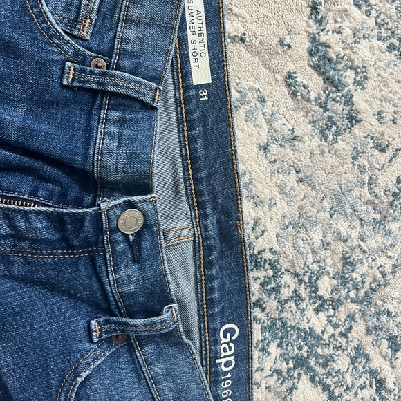 Gap denim/jean cut off shorts size 31 - Picture 3 of 4